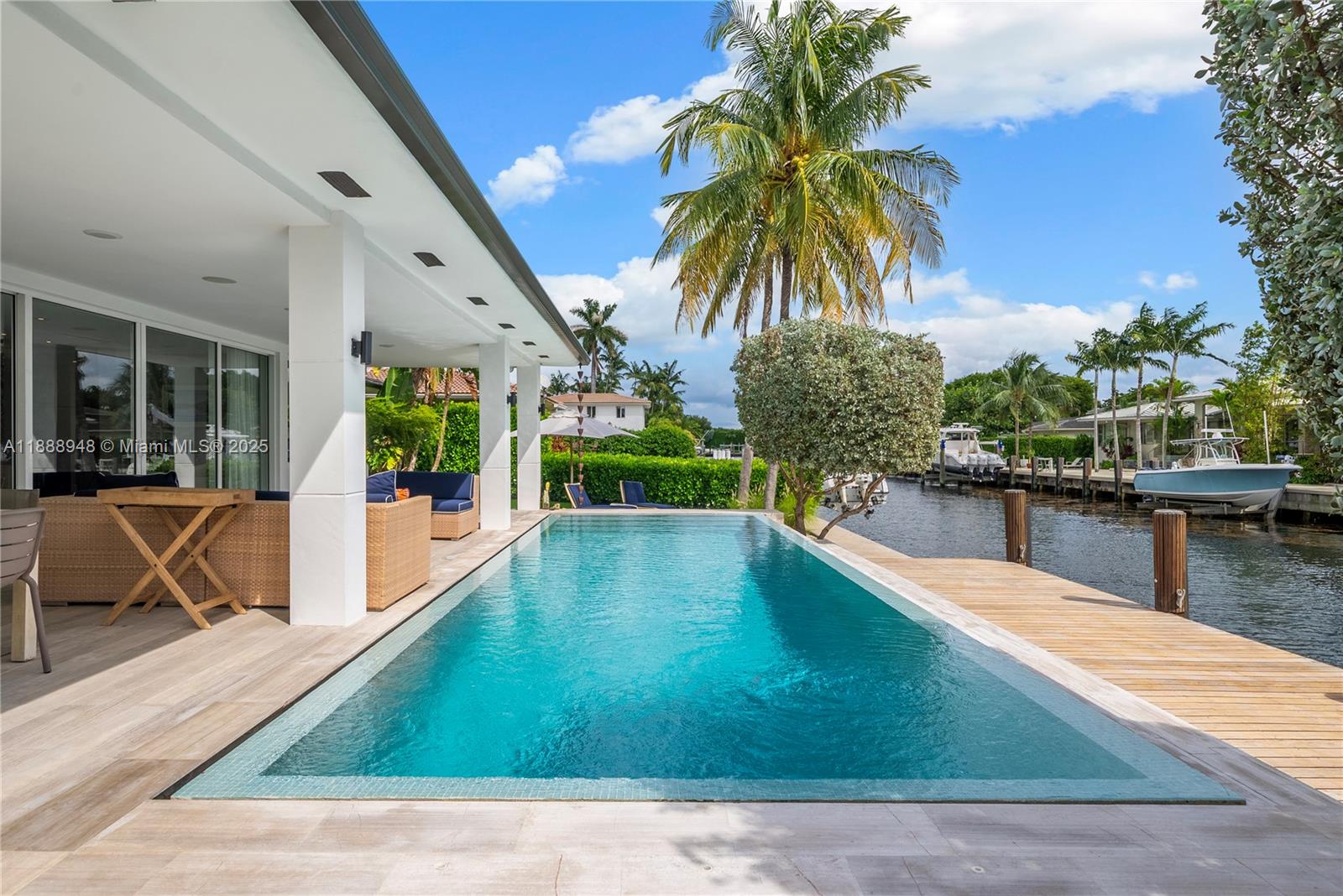 REPLAT MIAMI SHORES BAY - Residential