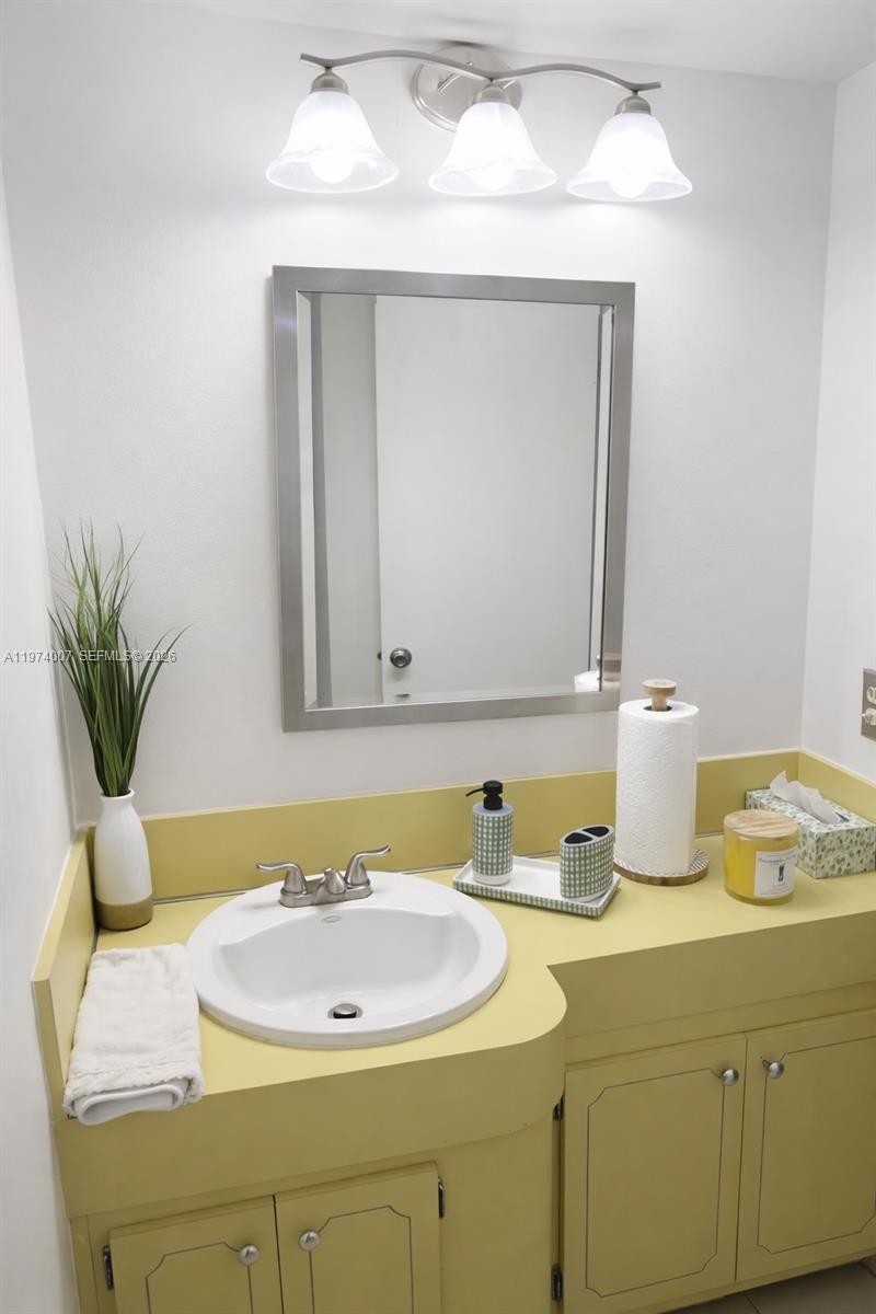 JADE WINDS GROUP - - Residential