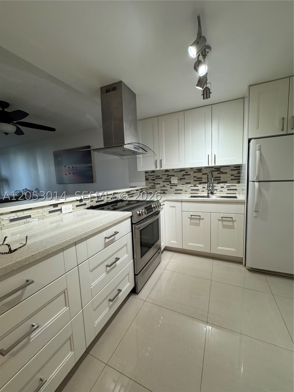 OLYMPUS CONDO PHASE - Residential Lease