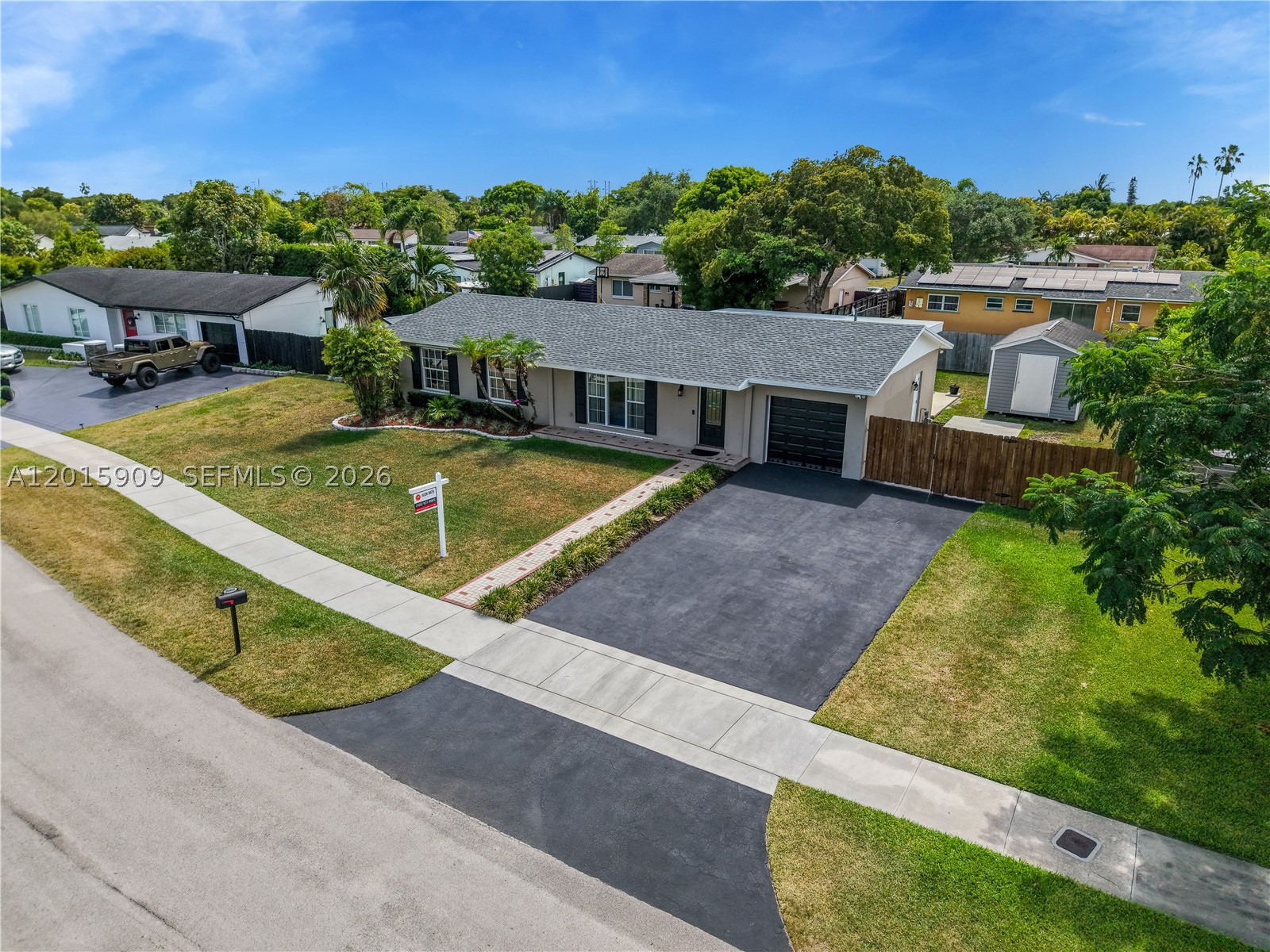 DEVON-AIRE ESTATES SEC 3 - Residential