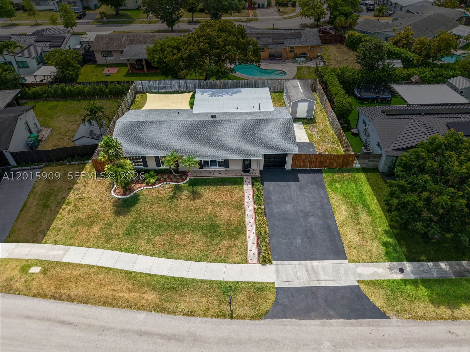 DEVON-AIRE ESTATES SEC 3 - Residential