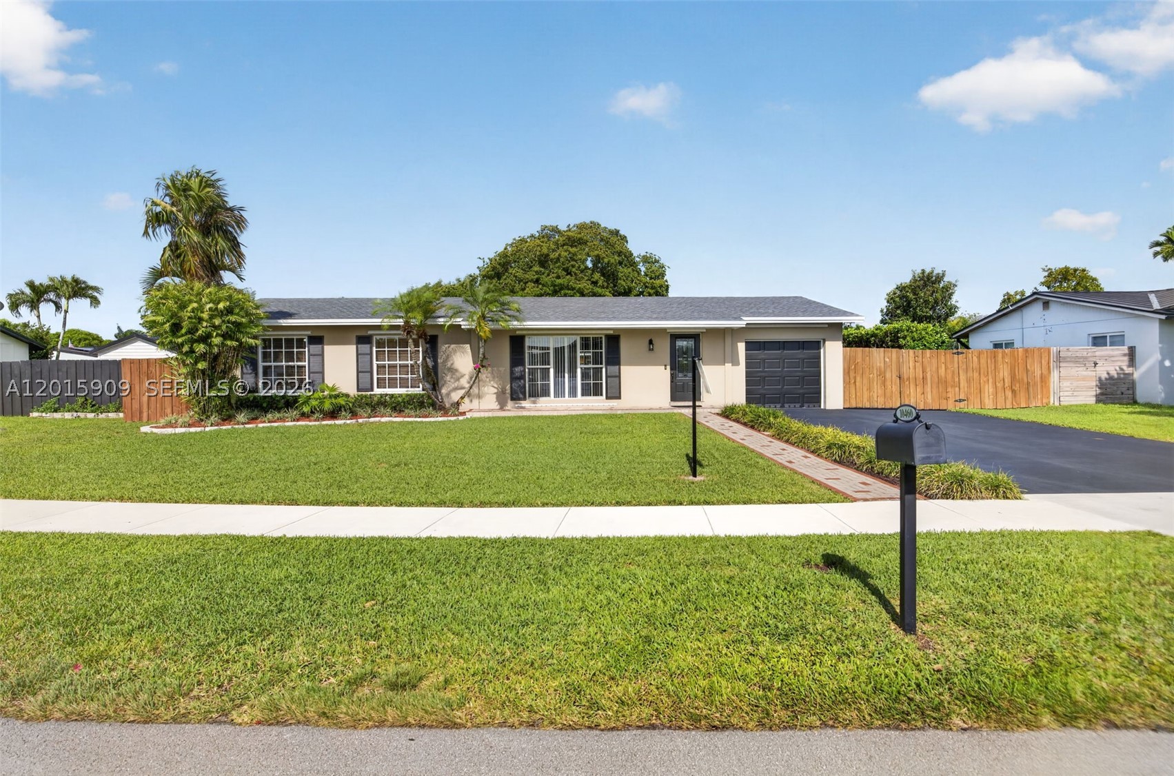 DEVON-AIRE ESTATES SEC 3 - Residential
