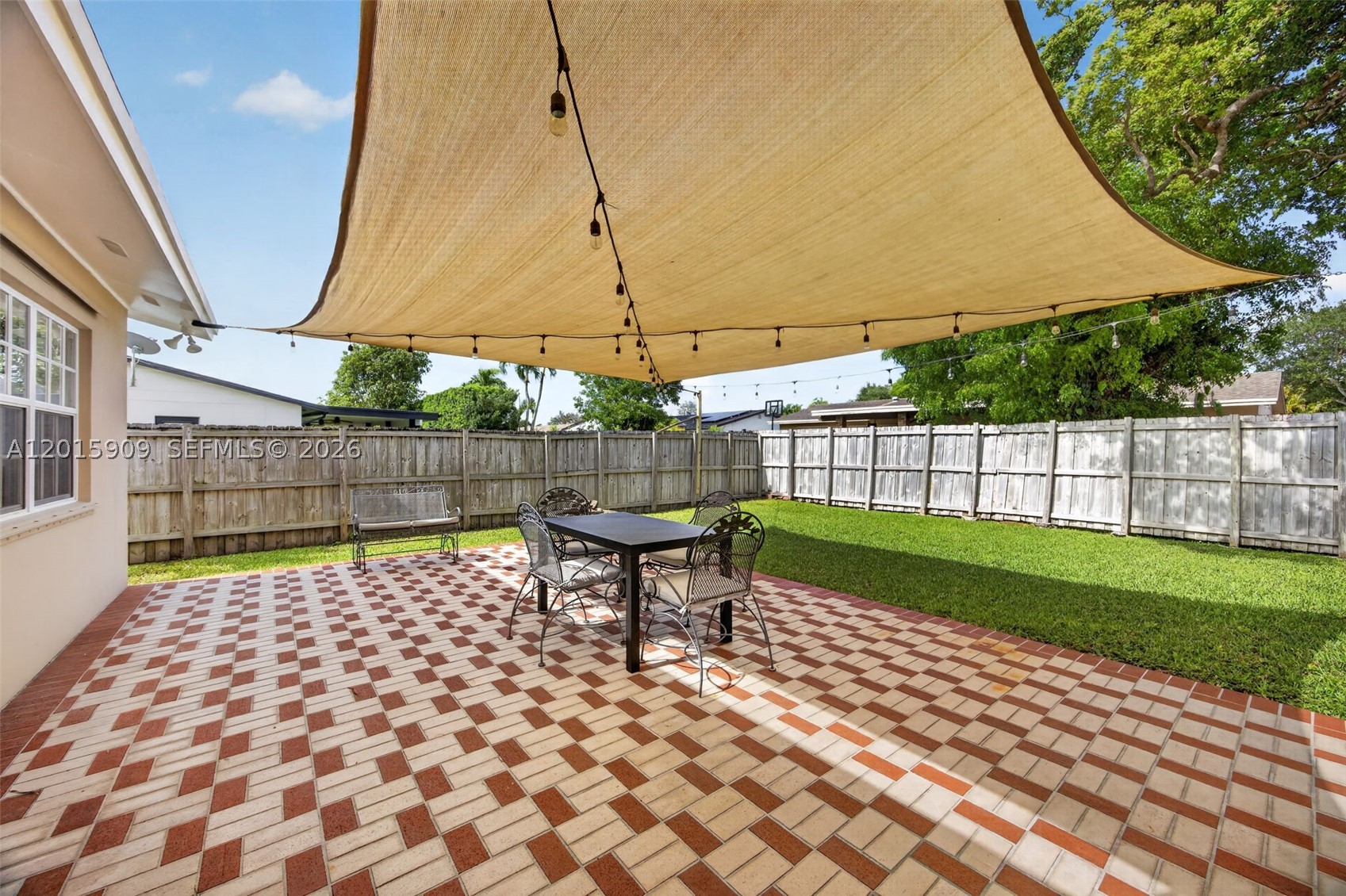 DEVON-AIRE ESTATES SEC 3 - Residential