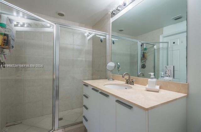 HOLLYWOOD STATION RES CON - Residential