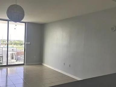 HOLLYWOOD STATION RES CON - Residential