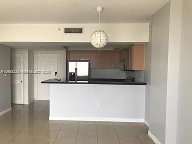 HOLLYWOOD STATION RES CON - Residential