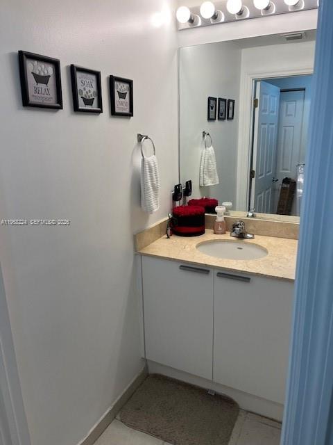HOLLYWOOD STATION RES CON - Residential