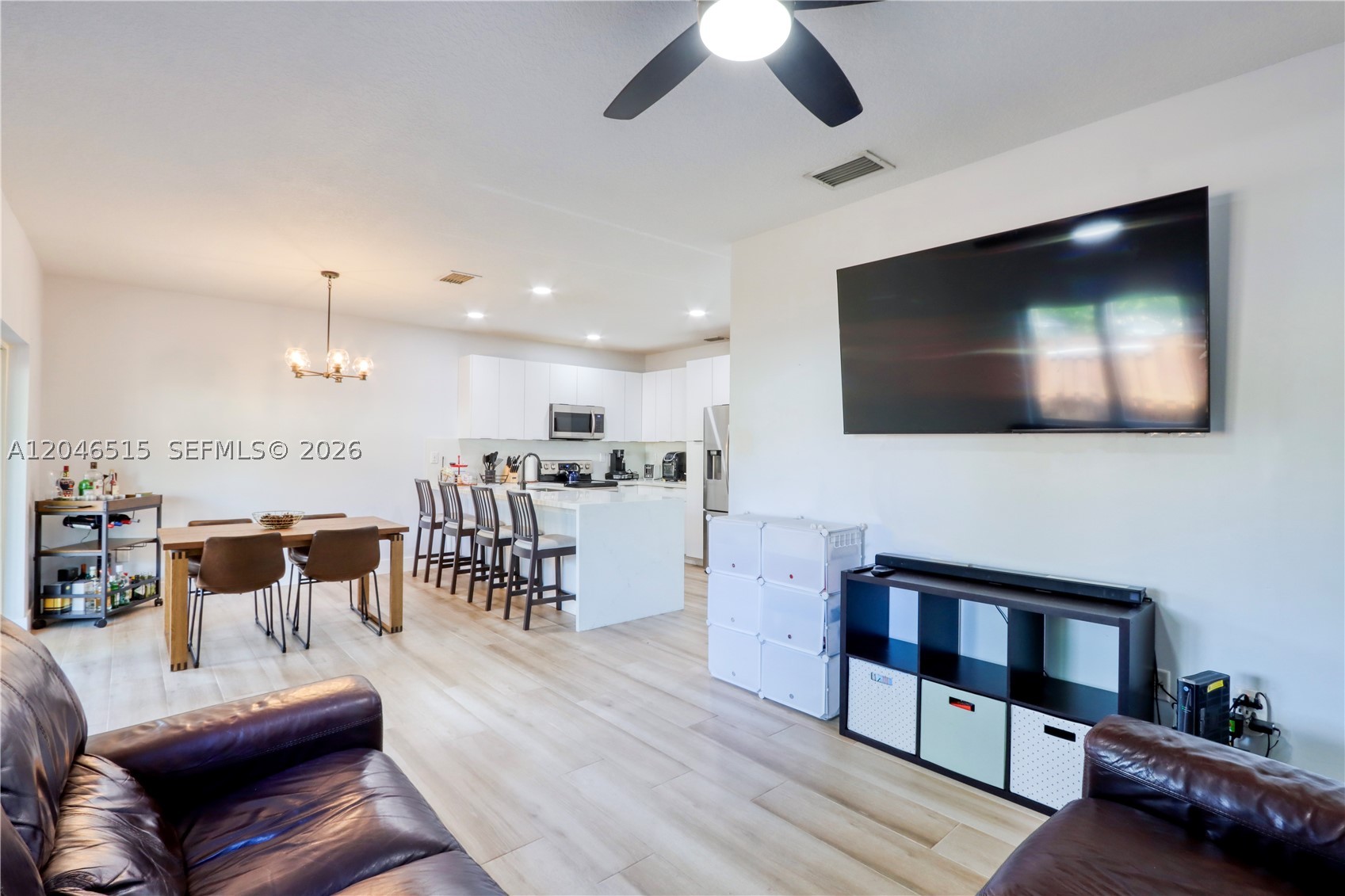 PRECIOUS HOMES AT TWIN LA - Residential