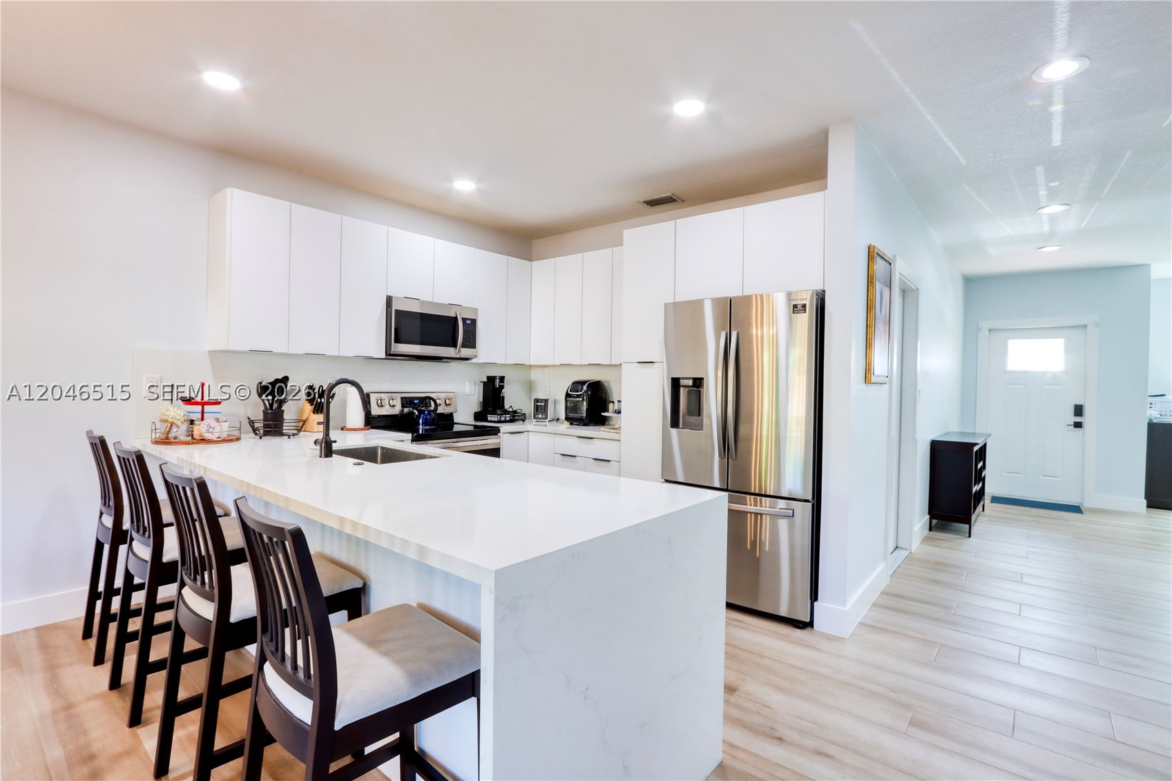 PRECIOUS HOMES AT TWIN LA - Residential