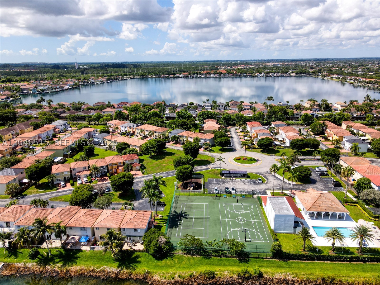 PRECIOUS HOMES AT TWIN LA - Residential