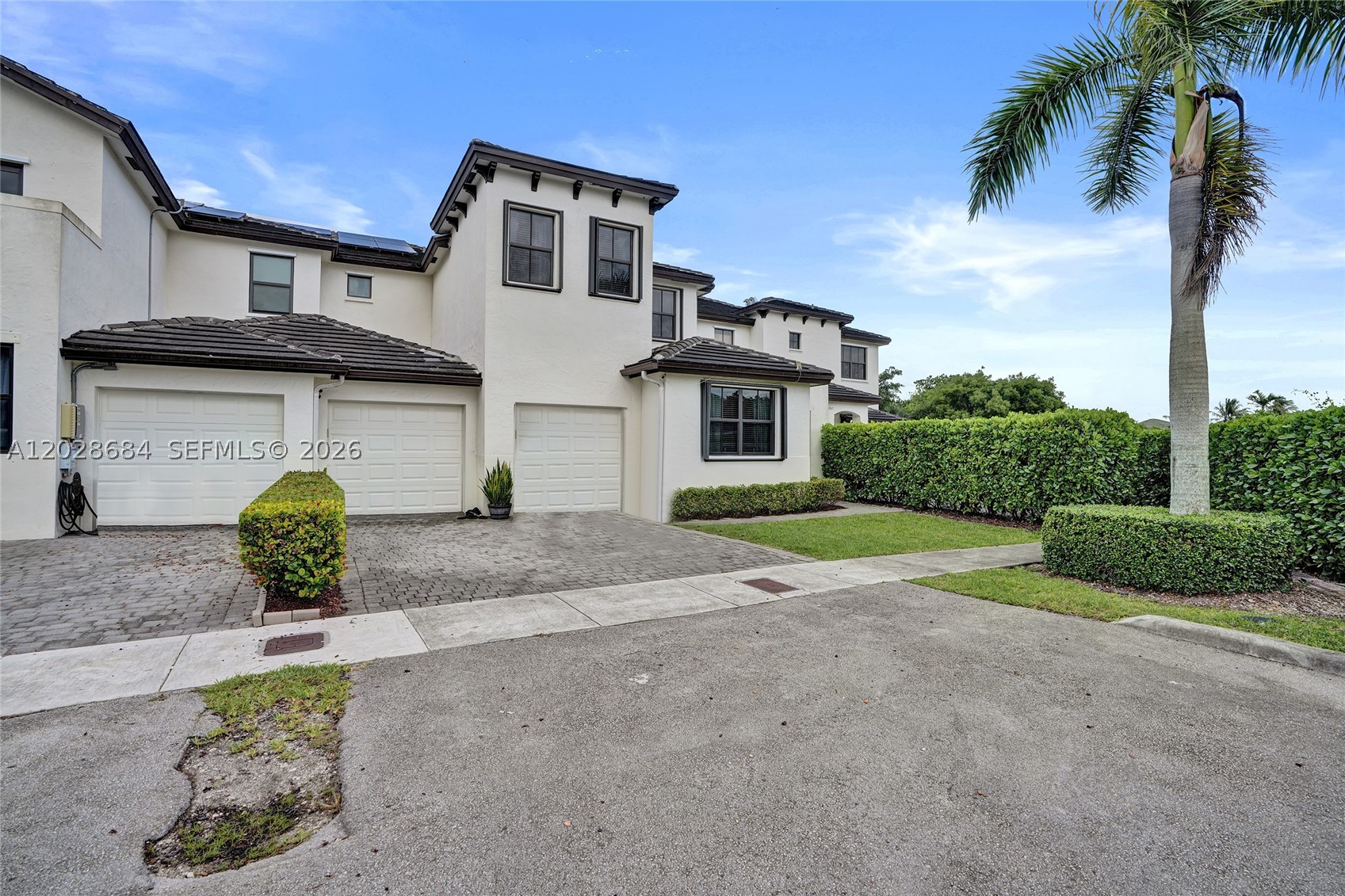 OAK HAMMOCK TOWNHOMES SUB - Residential
