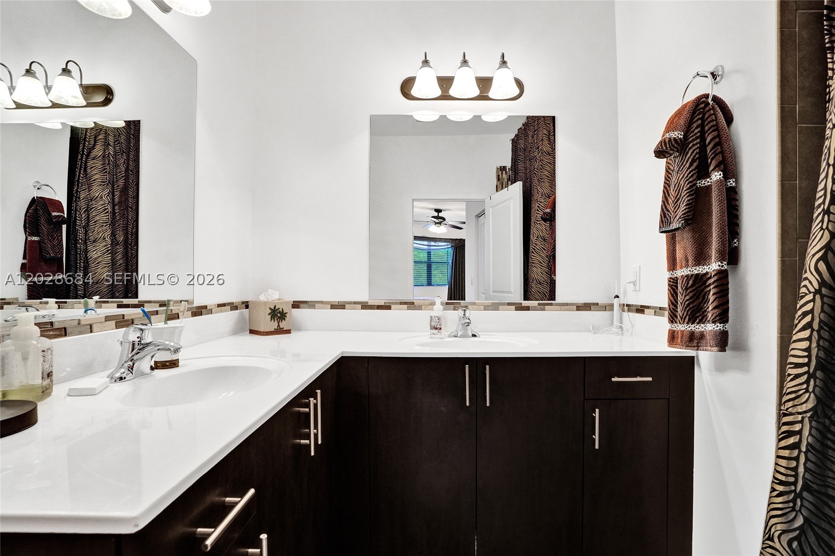OAK HAMMOCK TOWNHOMES SUB - Residential