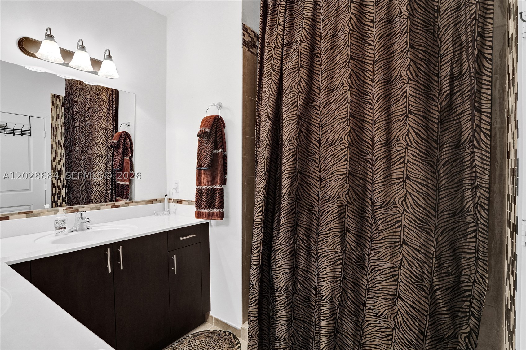 OAK HAMMOCK TOWNHOMES SUB - Residential