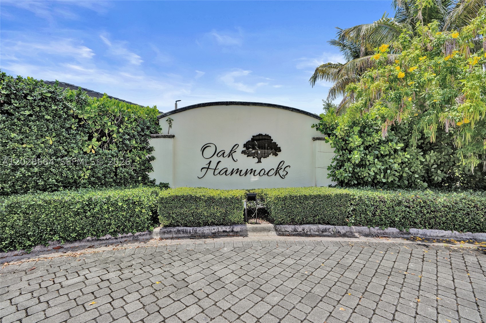 OAK HAMMOCK TOWNHOMES SUB - Residential