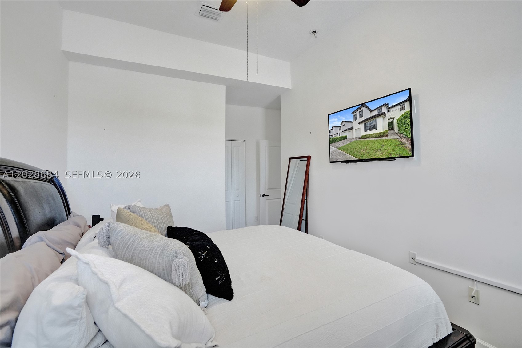 OAK HAMMOCK TOWNHOMES SUB - Residential