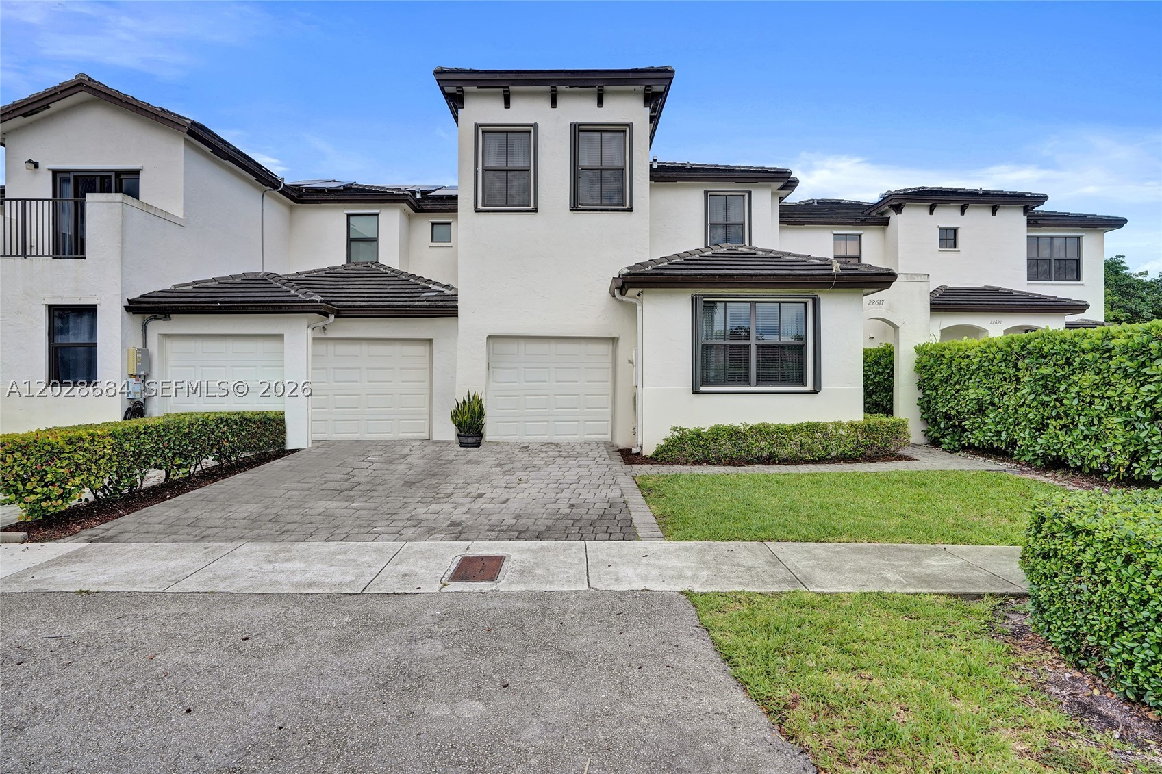 OAK HAMMOCK TOWNHOMES SUB - Residential