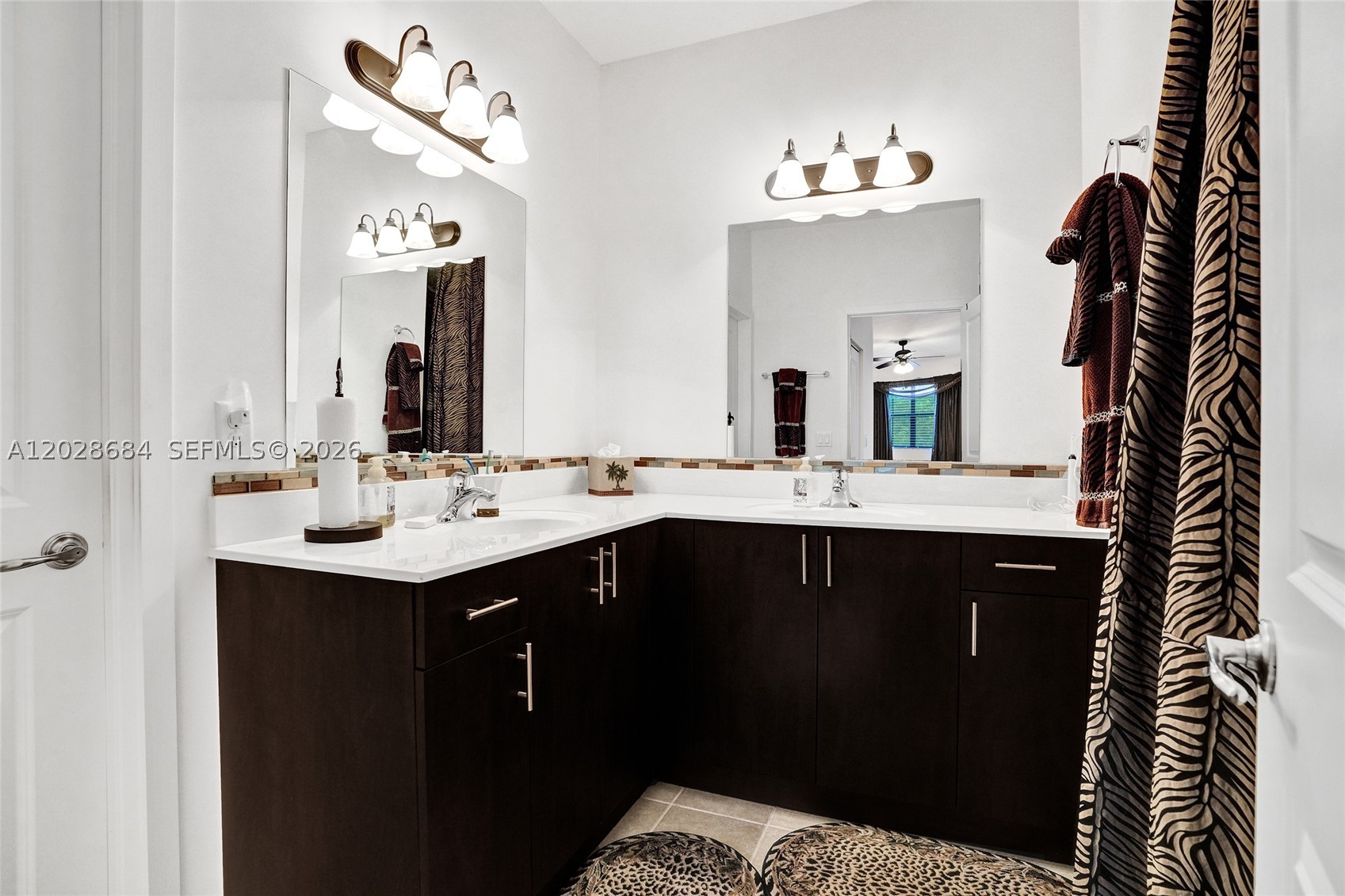 OAK HAMMOCK TOWNHOMES SUB - Residential