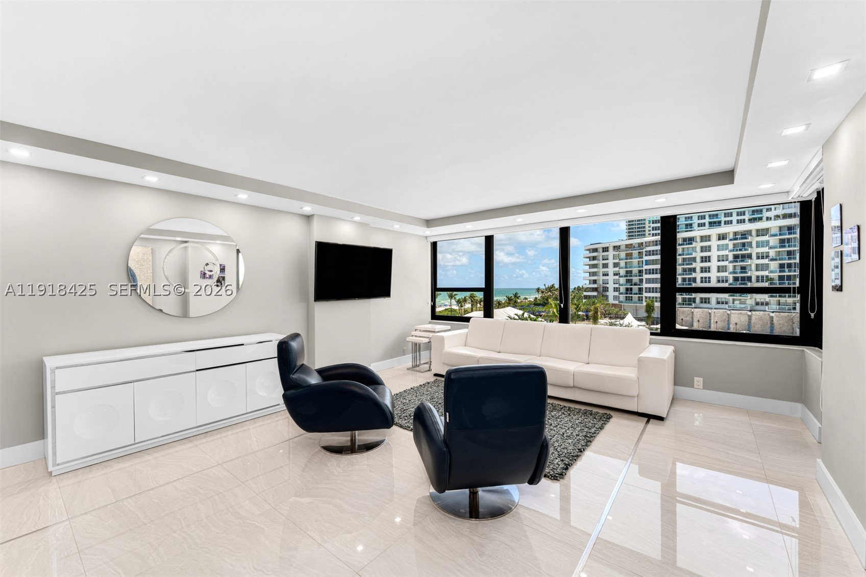 THE ALEXANDER CONDO - Residential