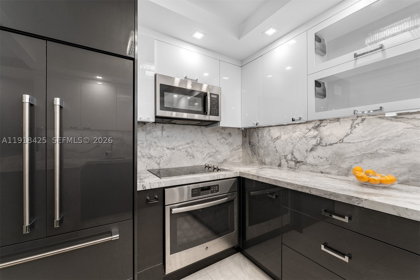 THE ALEXANDER CONDO - Residential