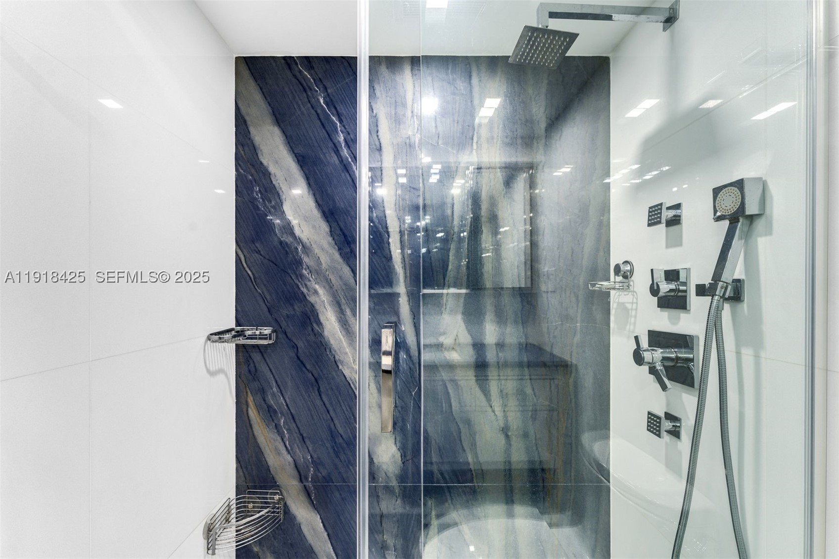 THE ALEXANDER CONDO - Residential
