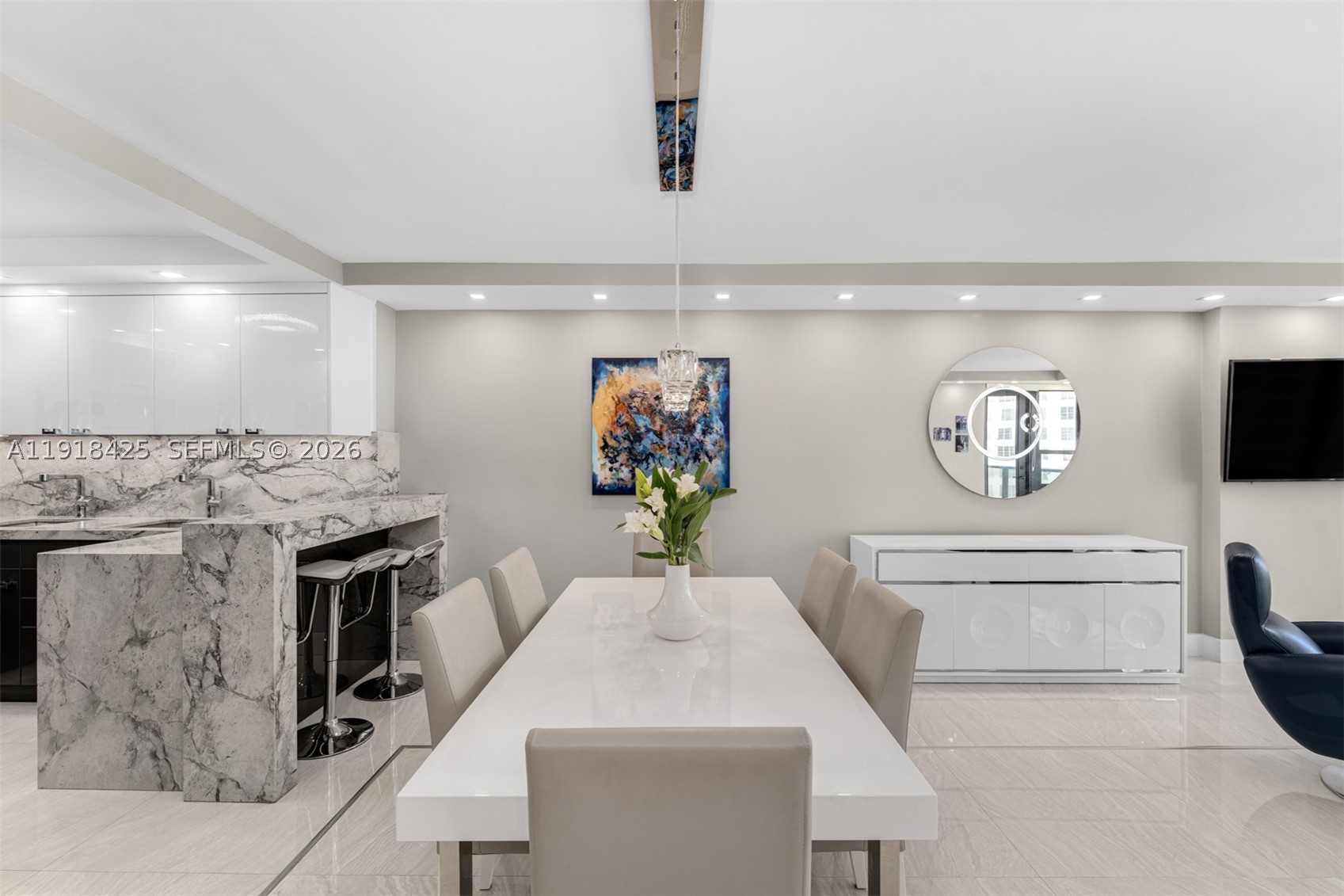 THE ALEXANDER CONDO - Residential