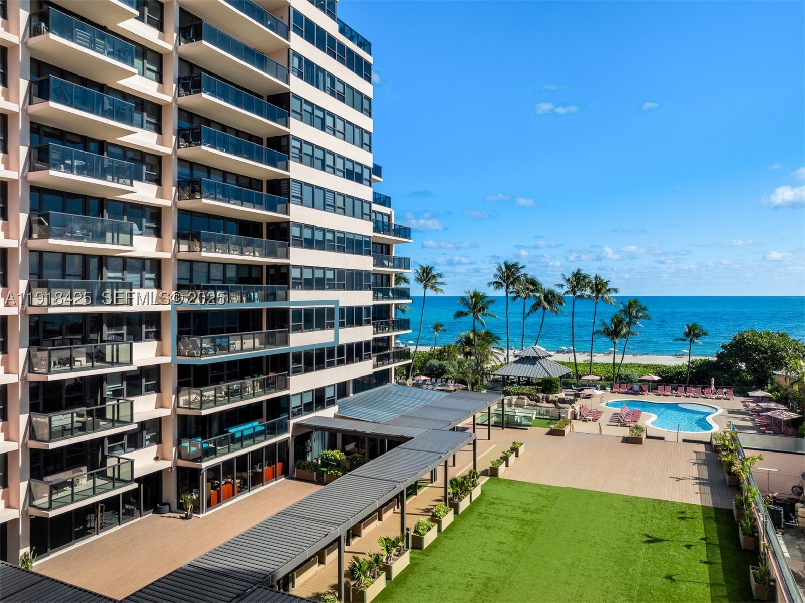 THE ALEXANDER CONDO - Residential
