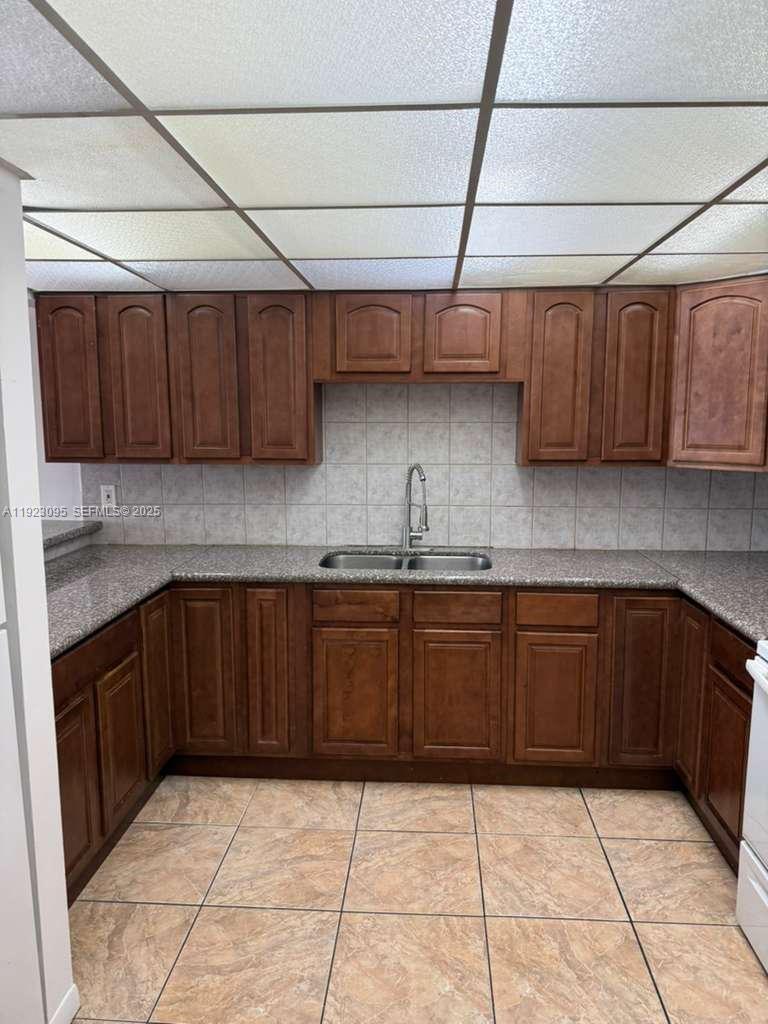 CORAL GATE WEST CONDO - Residential
