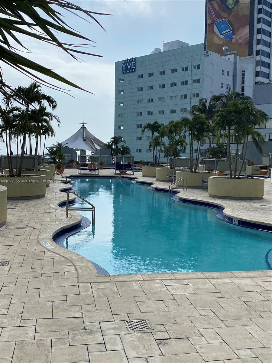 VIZCAYNE NORTH CONDO - Residential Lease