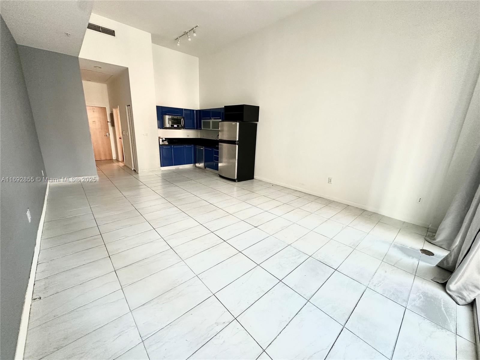VIZCAYNE NORTH CONDO - Residential Lease