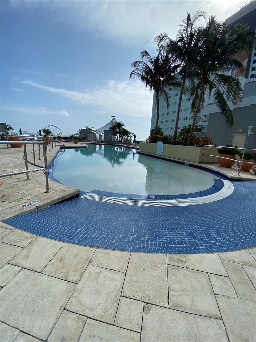 VIZCAYNE NORTH CONDO - Residential Lease