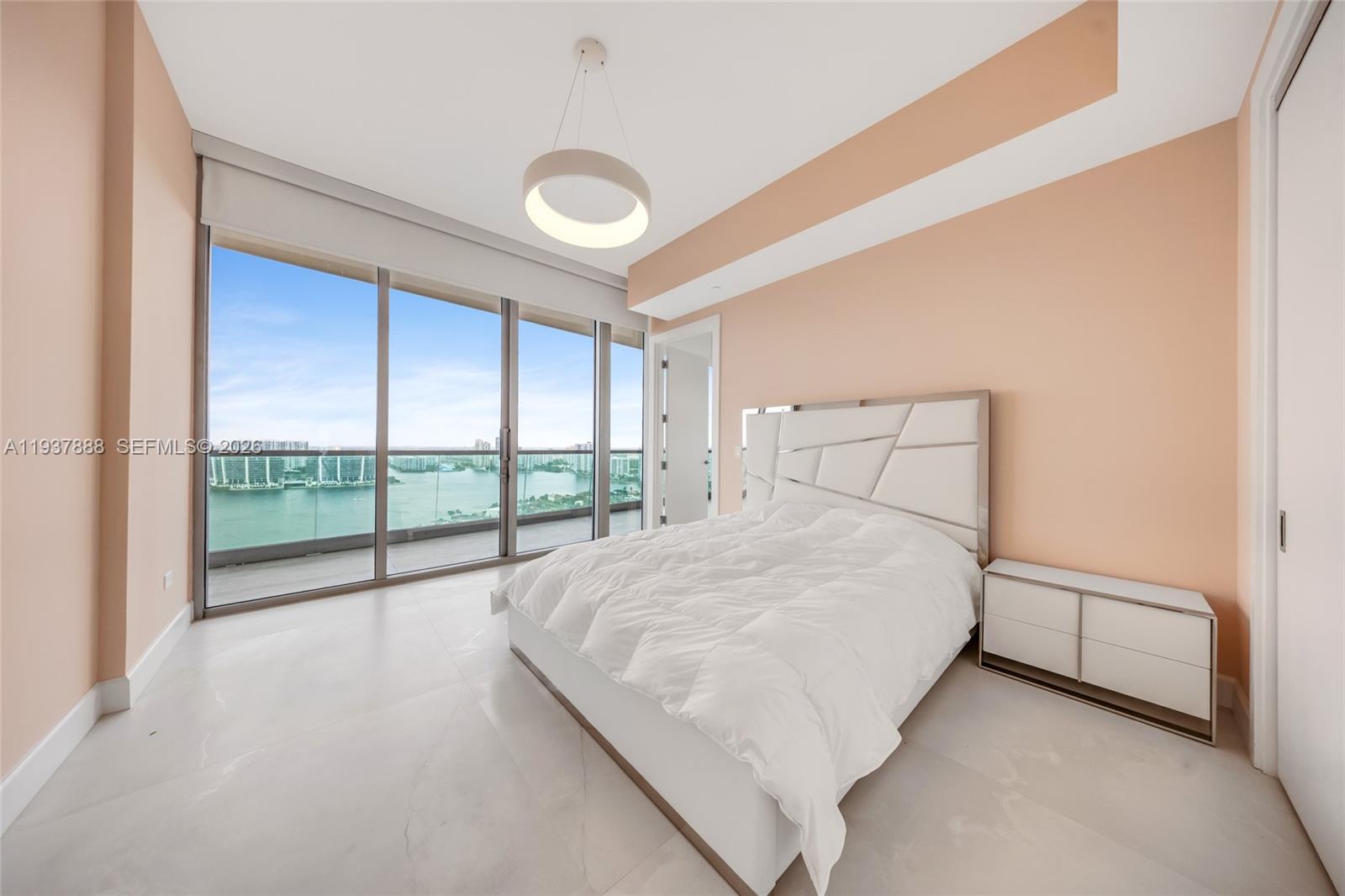 Turnberry Ocean Club - Residential