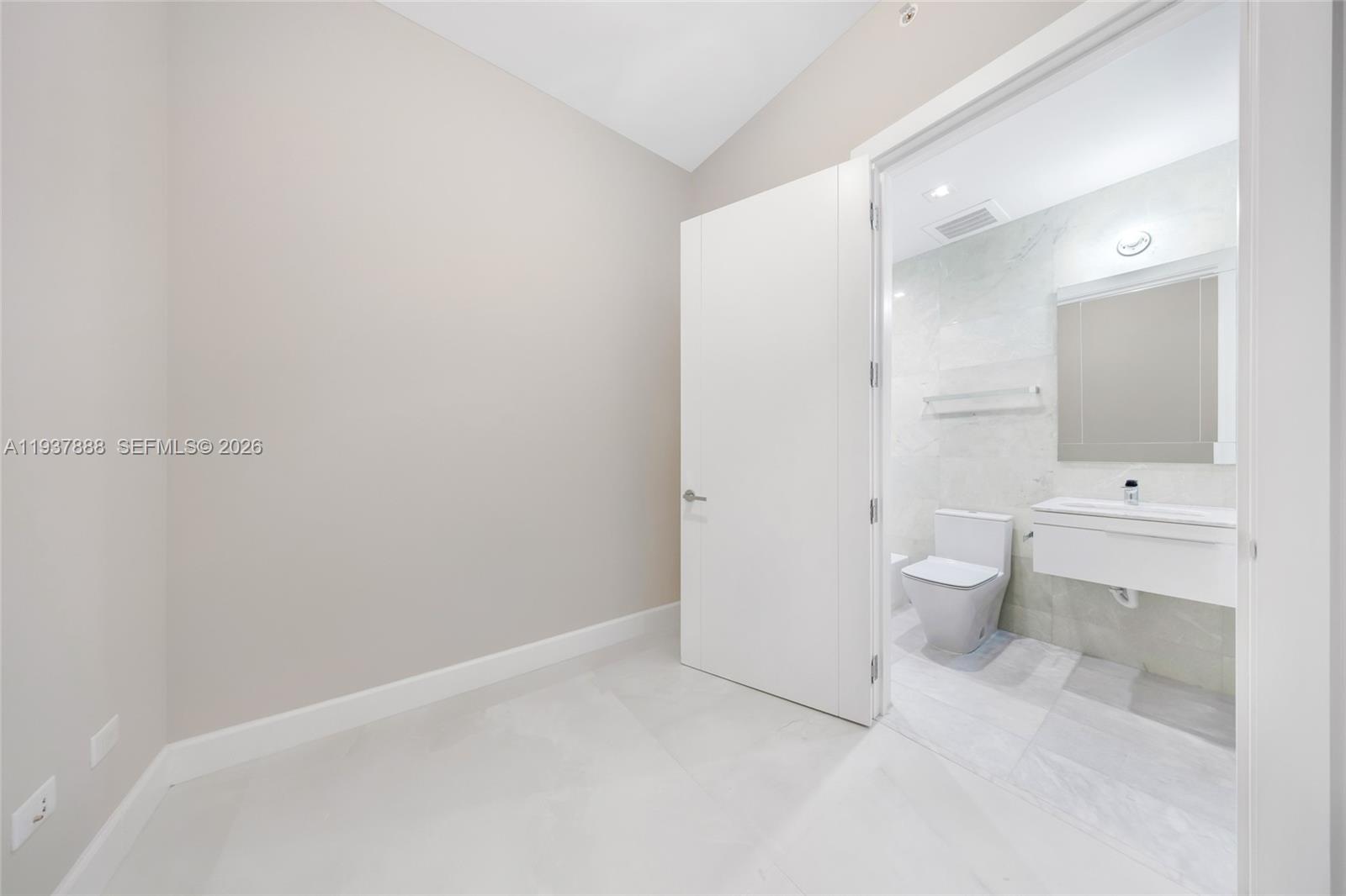 Turnberry Ocean Club - Residential
