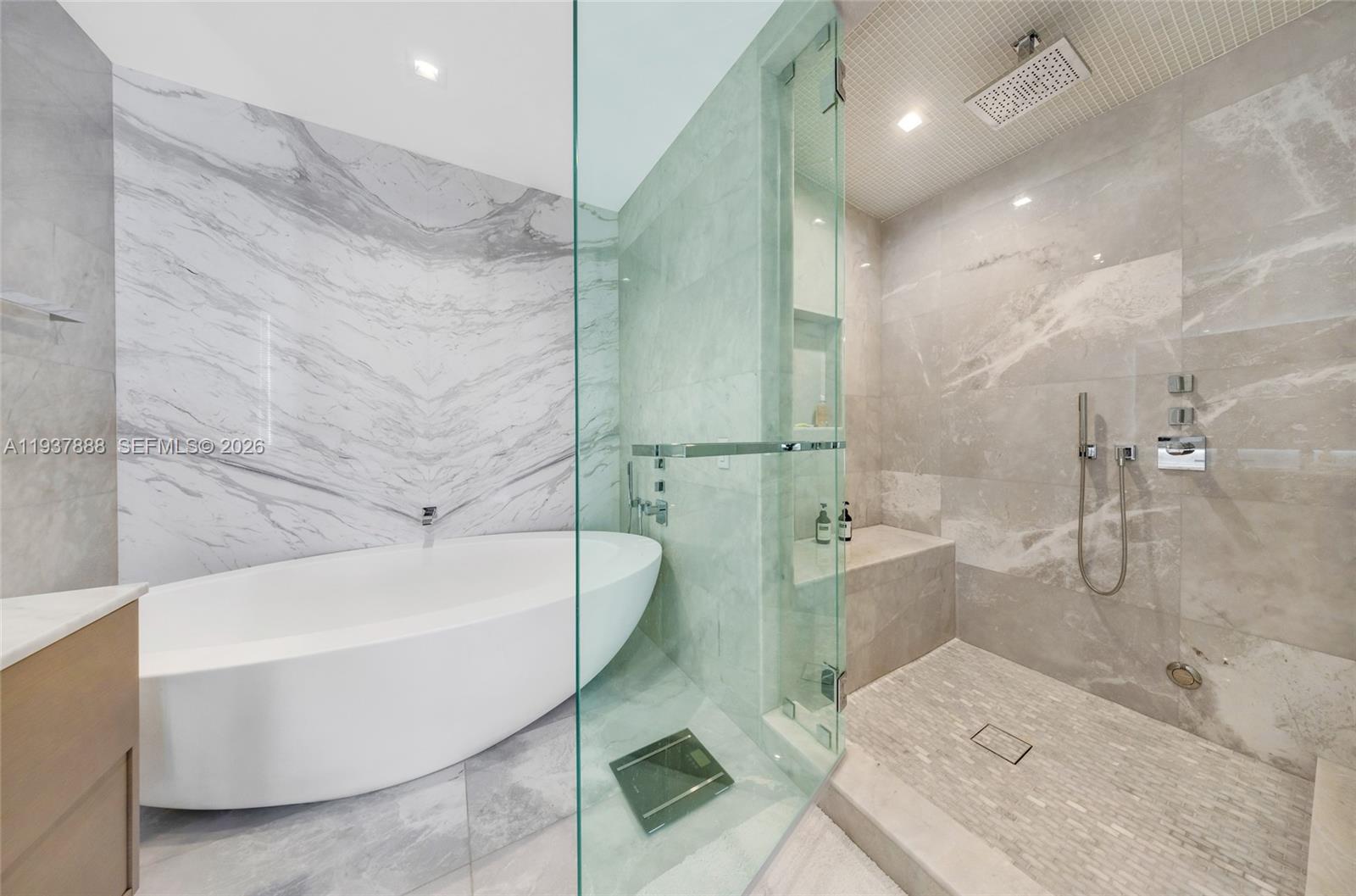 Turnberry Ocean Club - Residential