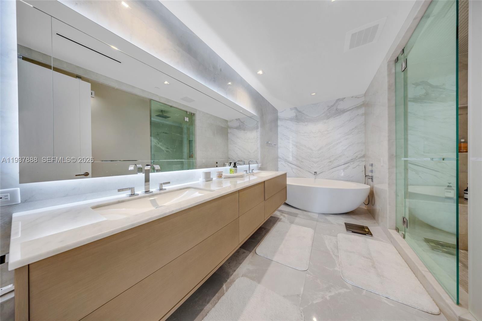 Turnberry Ocean Club - Residential
