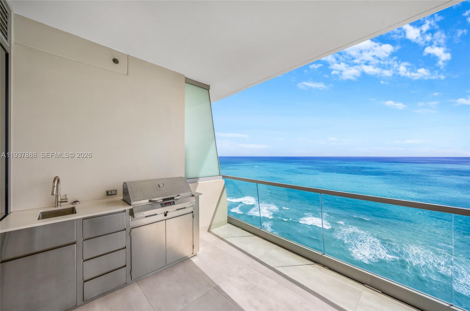 Turnberry Ocean Club - Residential
