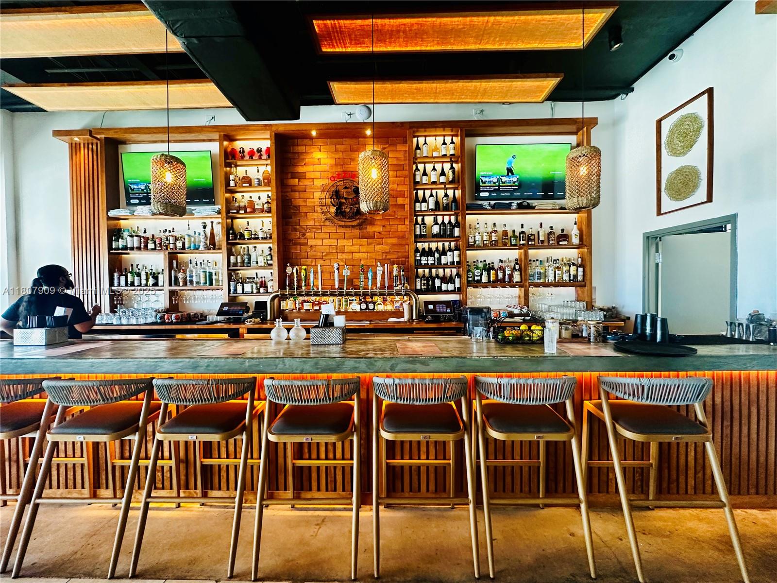 Full liquor 4COP SFS license restaurant on N Fort Lauderdale Beach Blvd. Fully renovated with 150 seats approved and 2,600 sq. ft. including out side seating with ocean views. Walk-in cooler, full kitchen, bar, open concept with chic décor.  Owner partners going separate ways. Offers welcomed. Signed NDA for full disclosure.