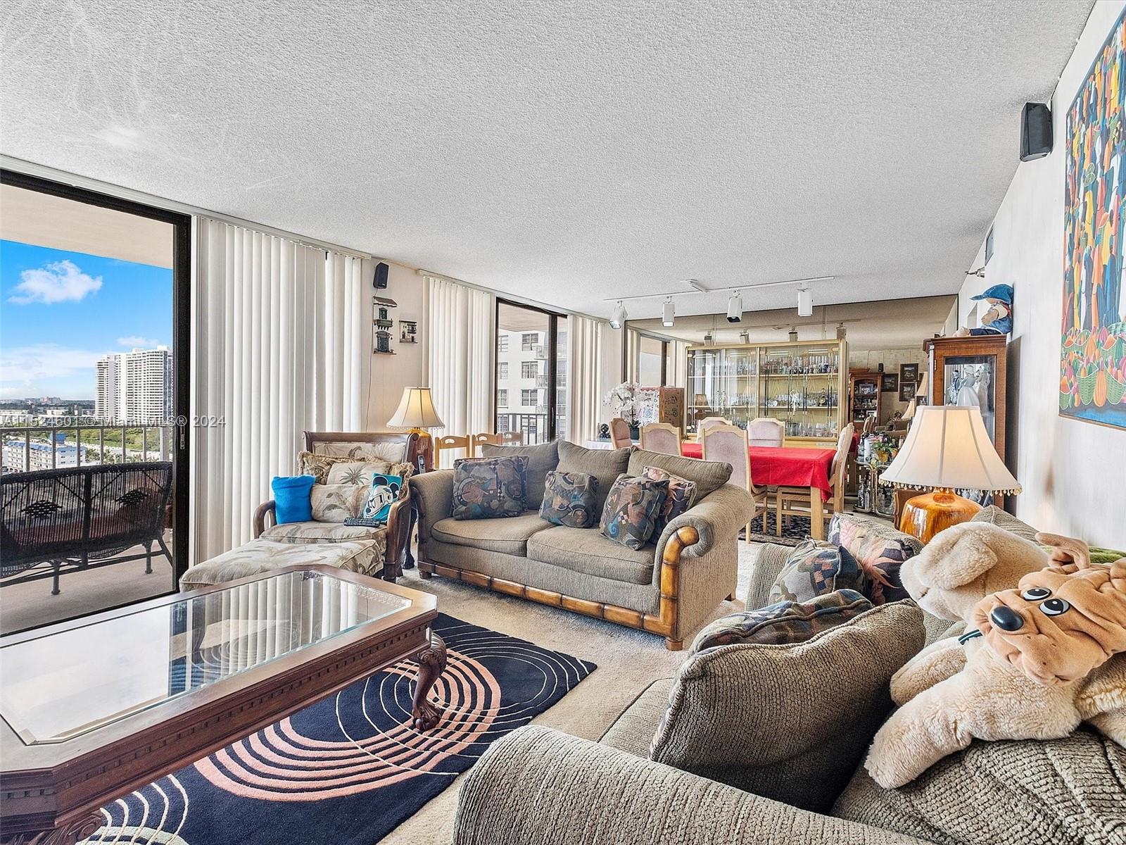 WINSTON TOWERS 700 CONDO - Residential