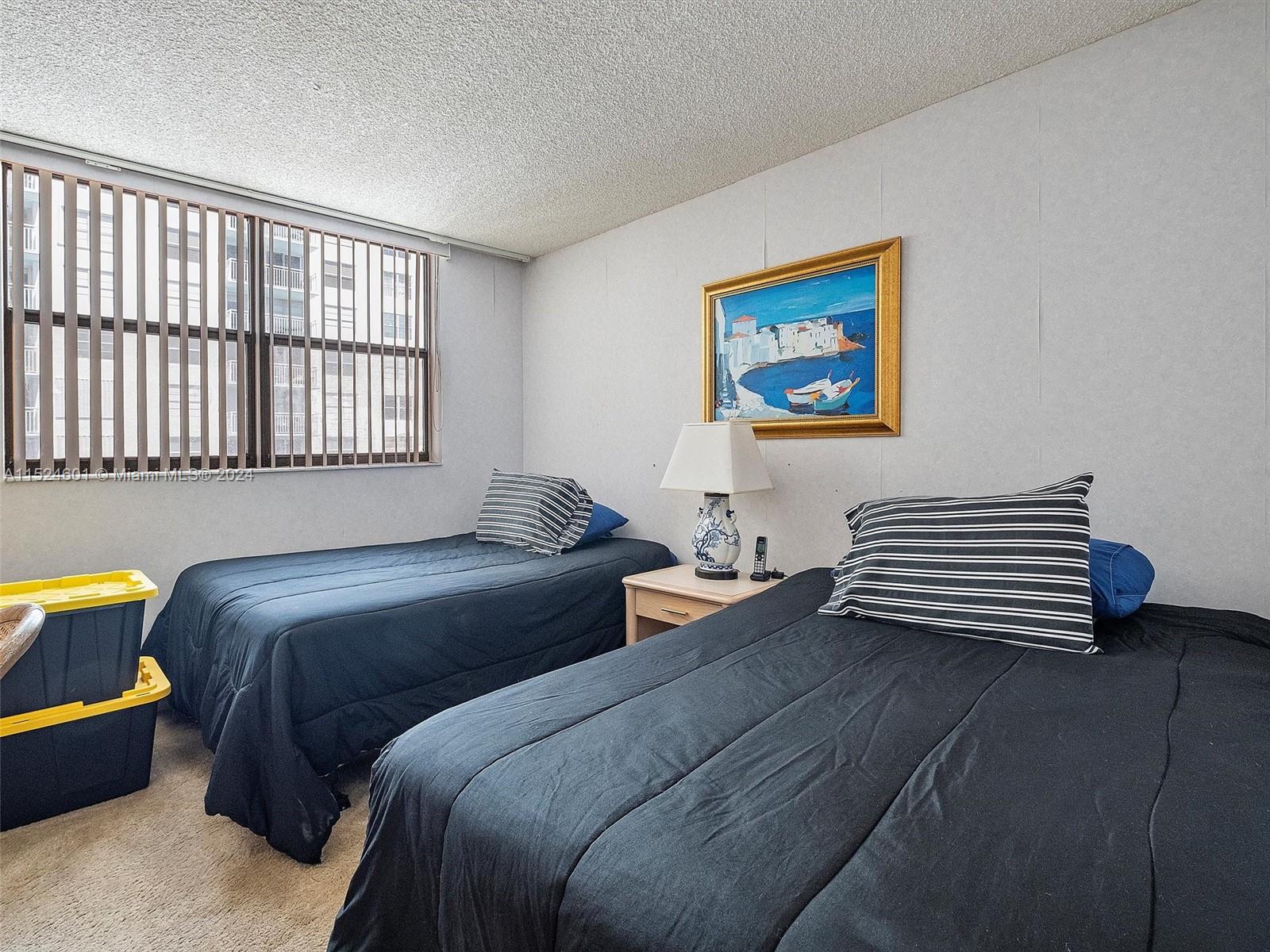 WINSTON TOWERS 700 CONDO - Residential