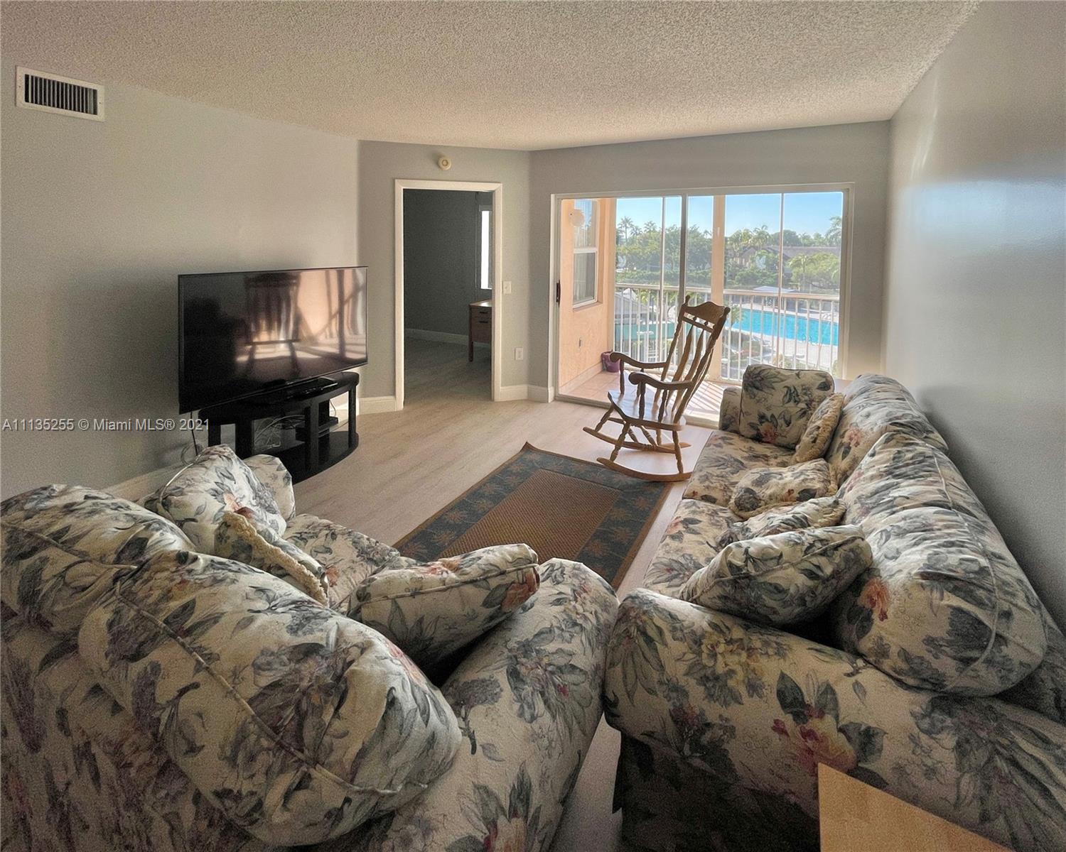 TRENT F CONDO - Residential Lease