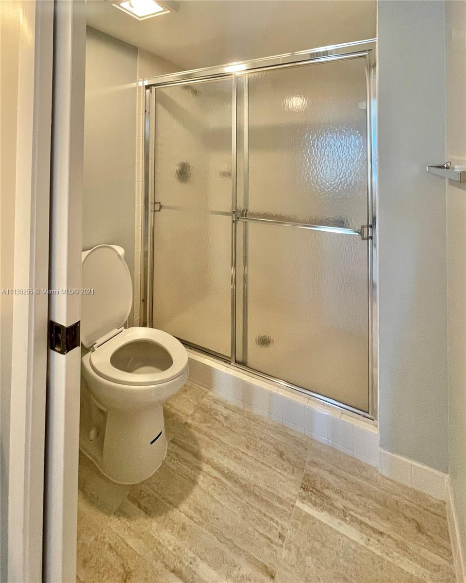 TRENT F CONDO - Residential Lease