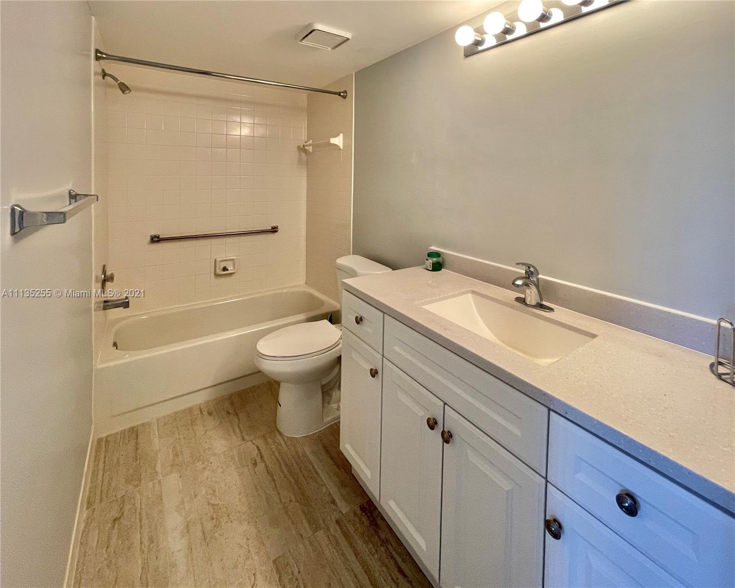 TRENT F CONDO - Residential Lease