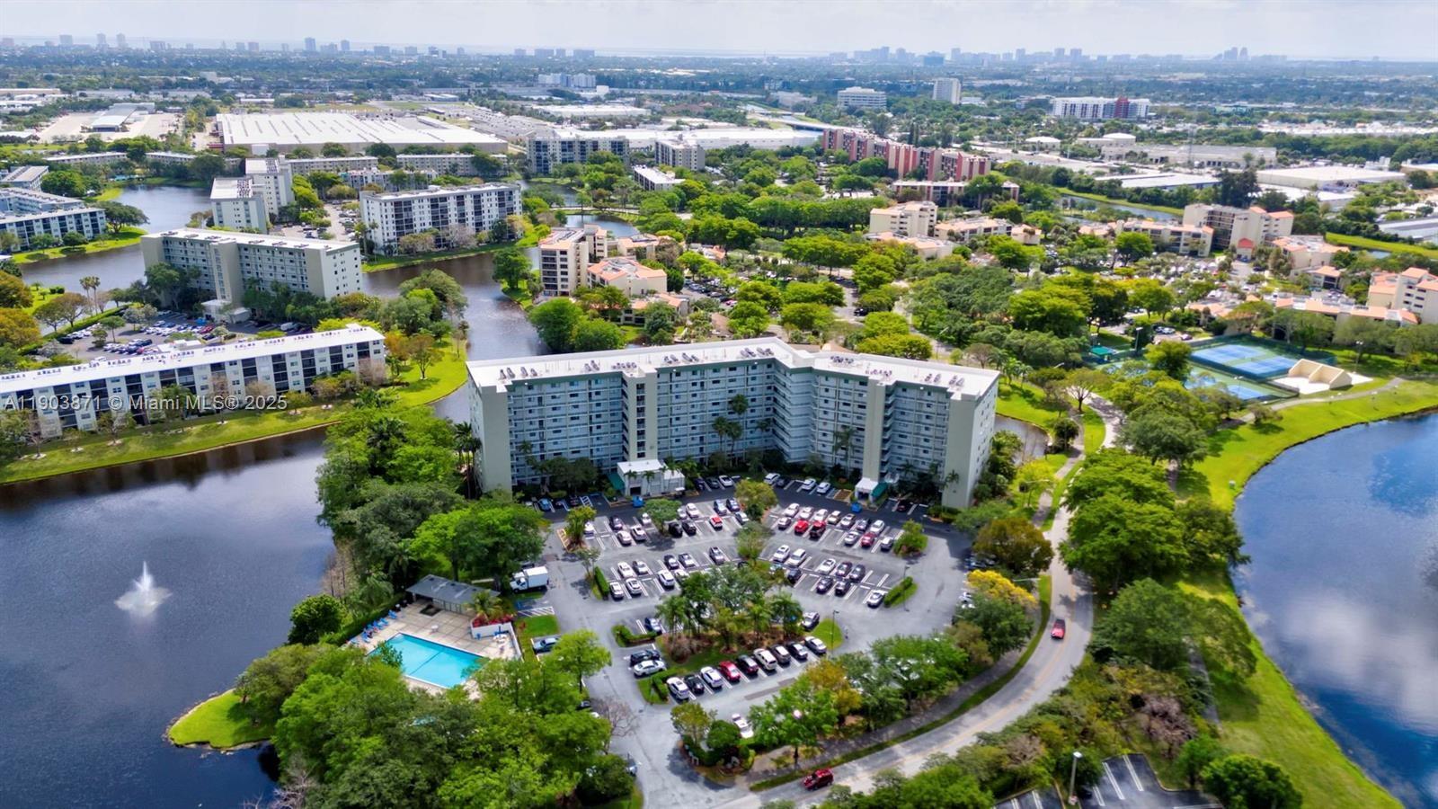 CYPRESS BEND CONDOMINIUM - Residential