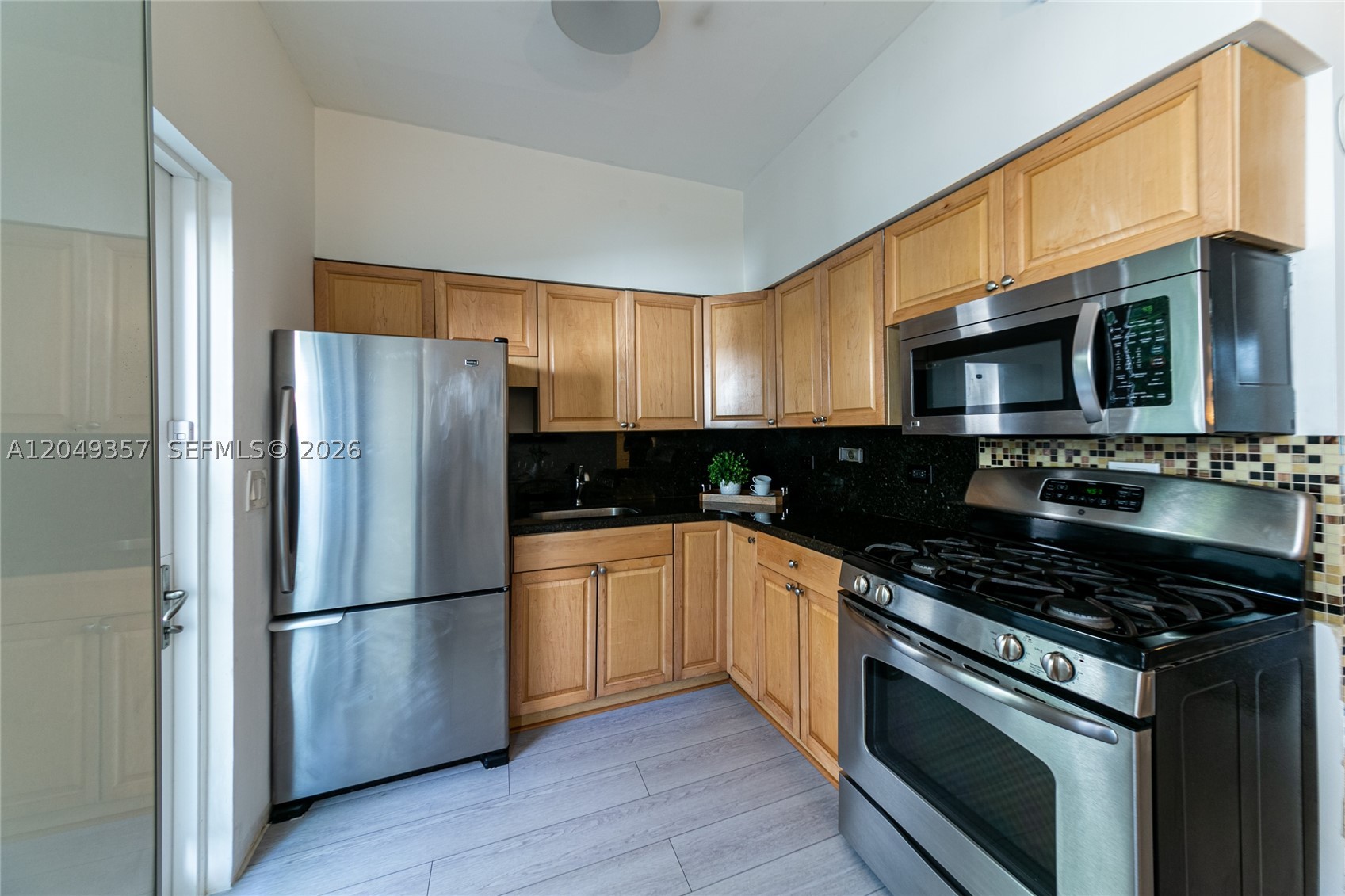 LINCOLN TERRACE SUB - Residential Lease