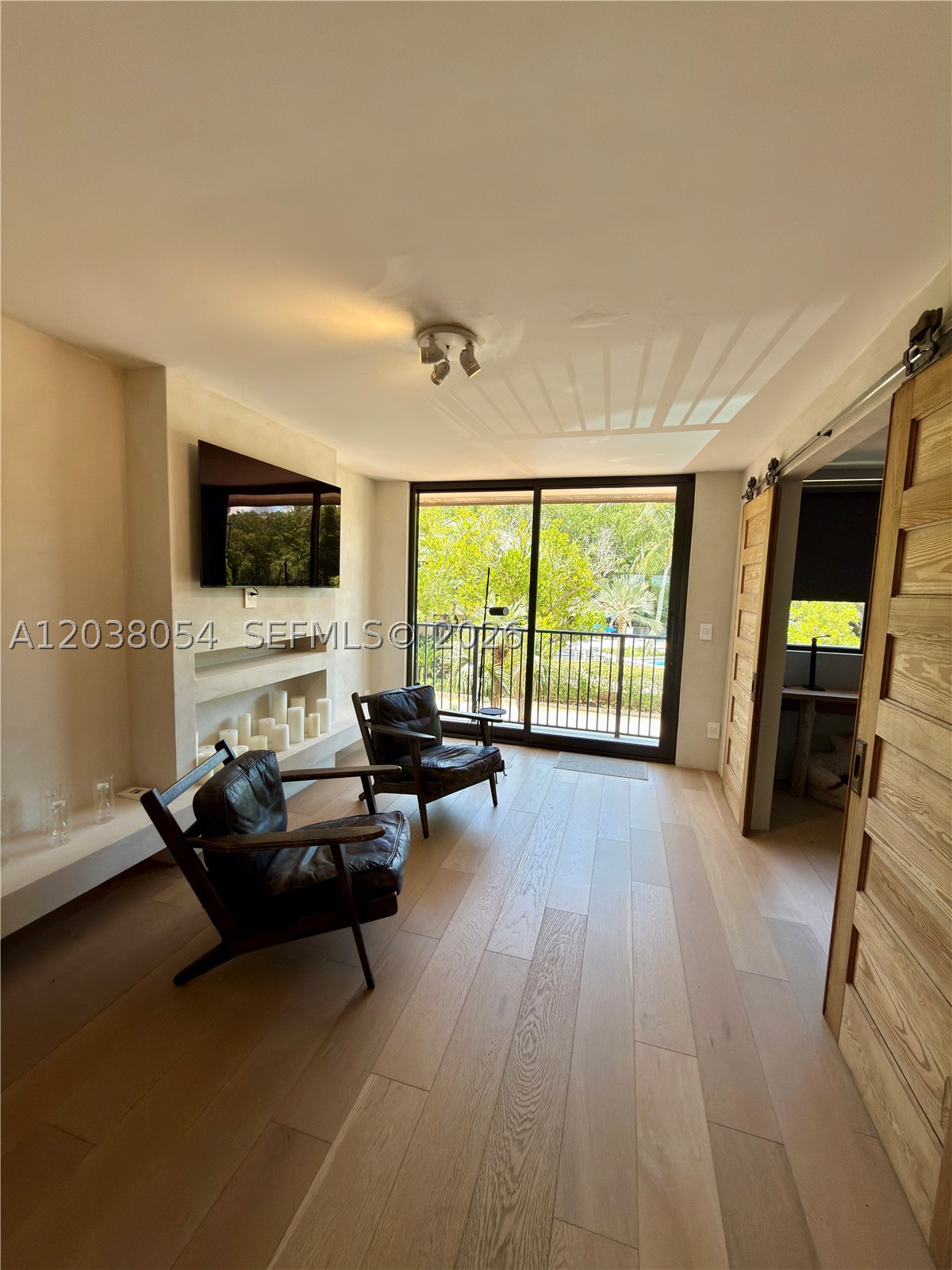 ROYAL HARBOUR YACHT CLUB - Residential