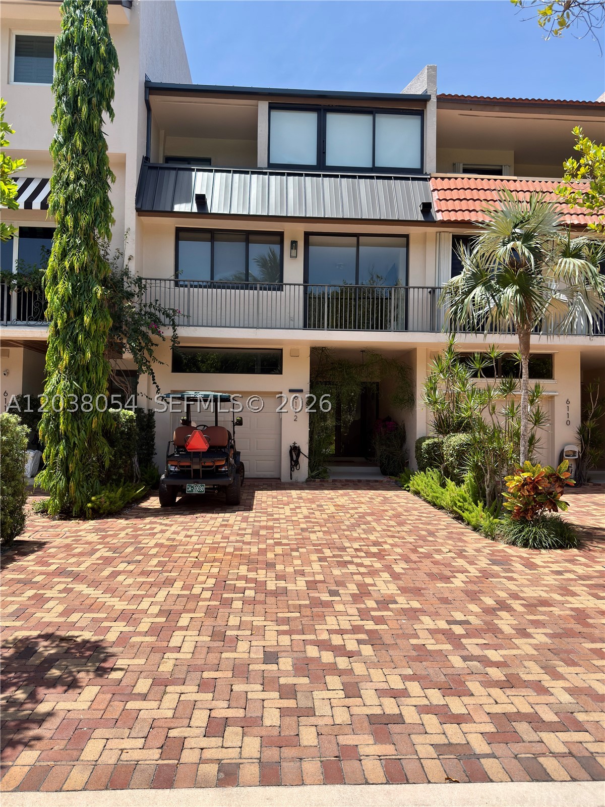 ROYAL HARBOUR YACHT CLUB - Residential