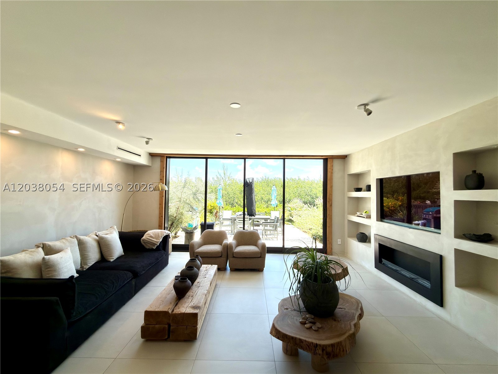 ROYAL HARBOUR YACHT CLUB - Residential
