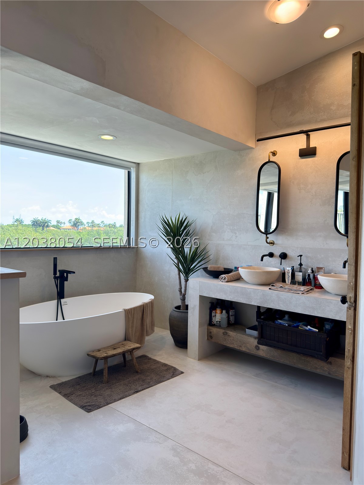ROYAL HARBOUR YACHT CLUB - Residential