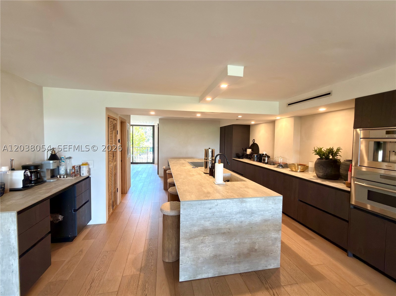 ROYAL HARBOUR YACHT CLUB - Residential