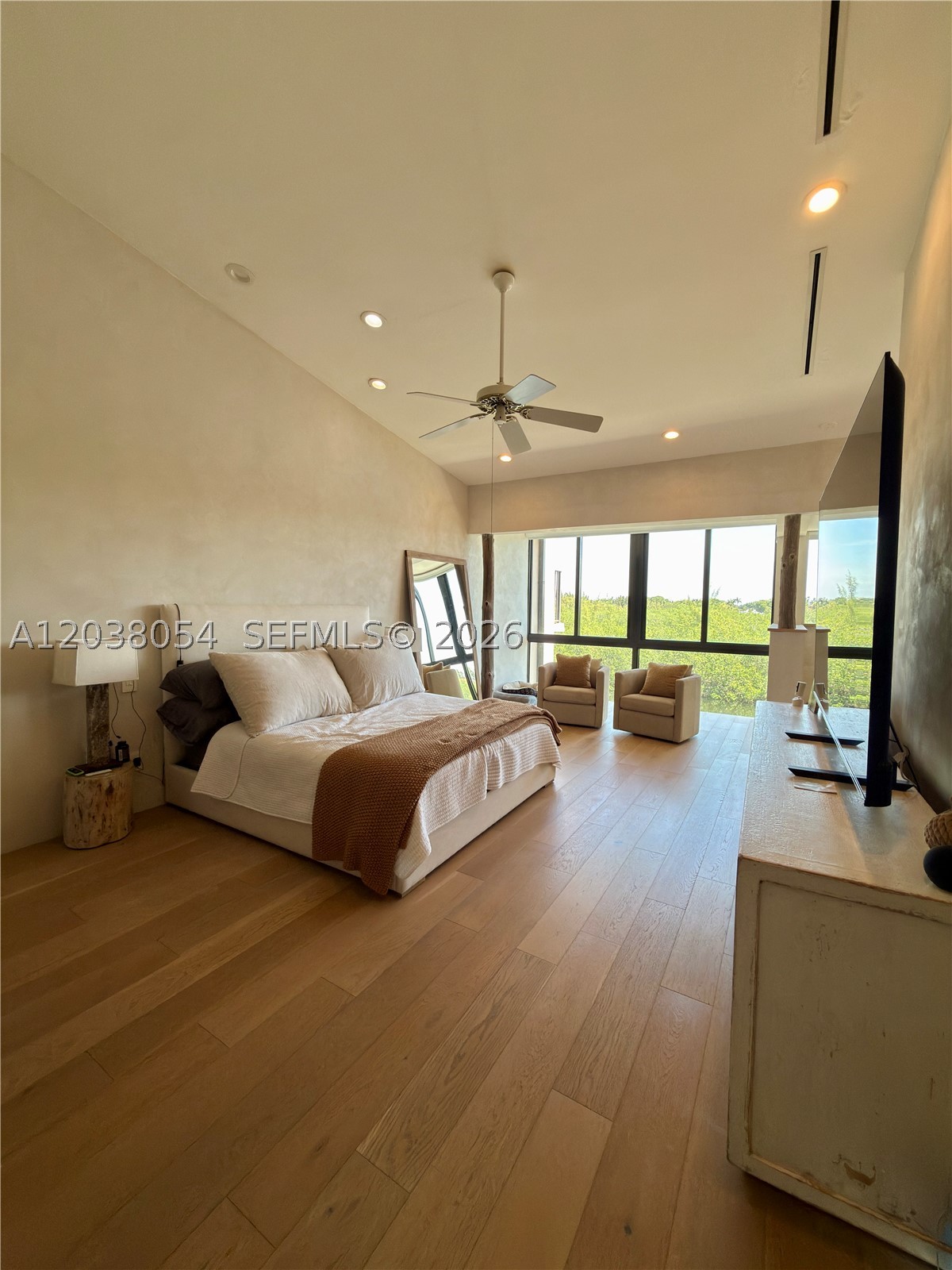ROYAL HARBOUR YACHT CLUB - Residential