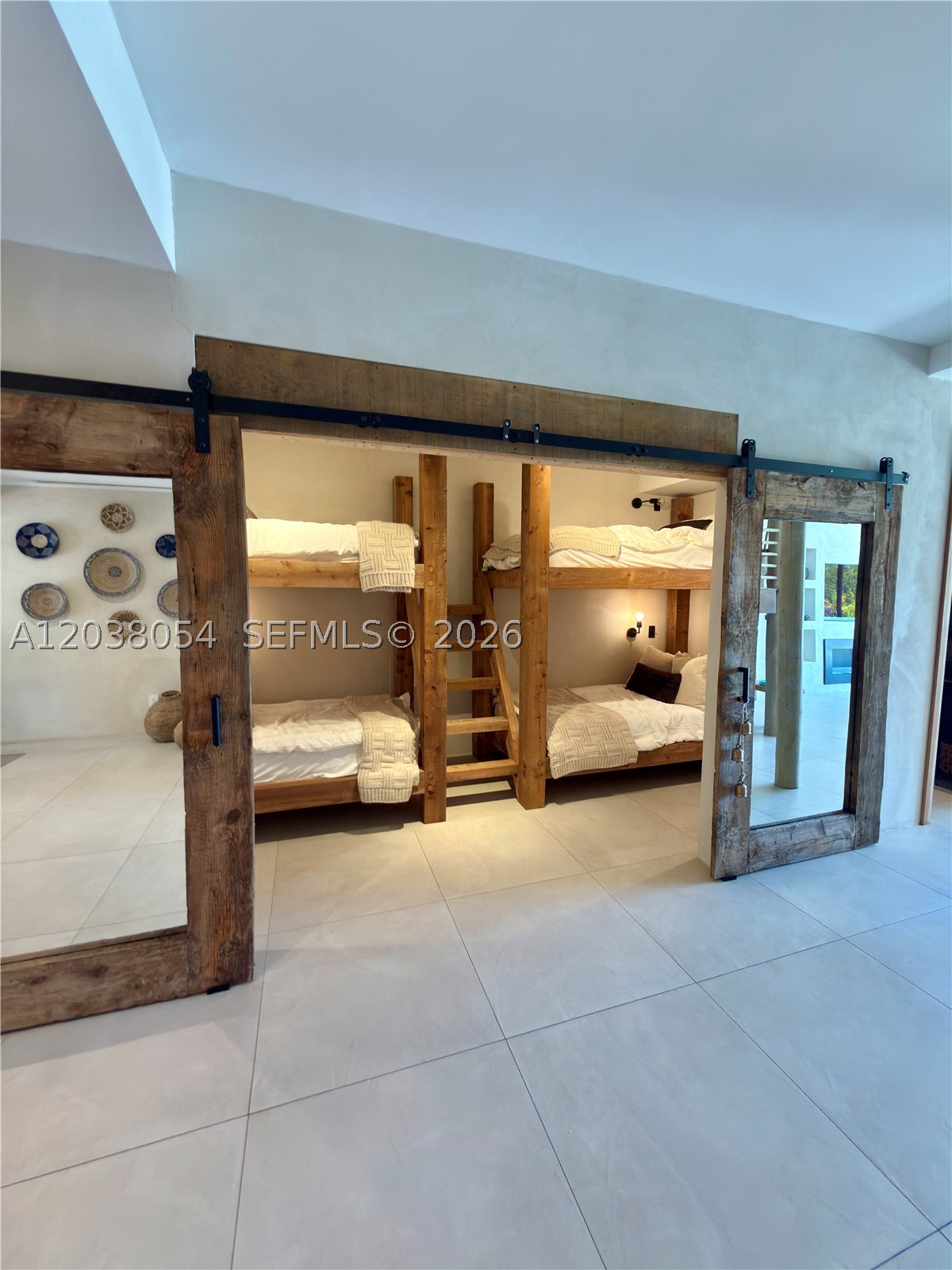 ROYAL HARBOUR YACHT CLUB - Residential